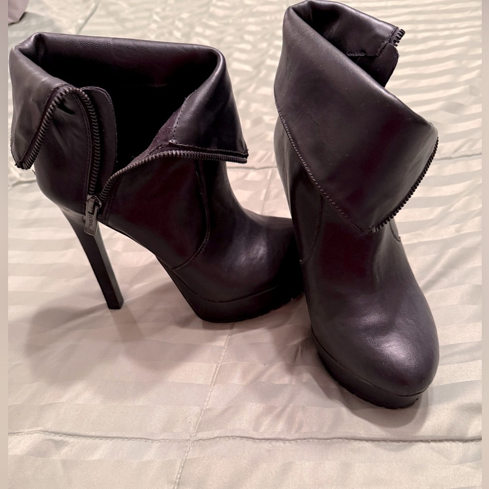 BCBGeneration Black Heeled Boots with Stiletto Heel and Folded Cuff